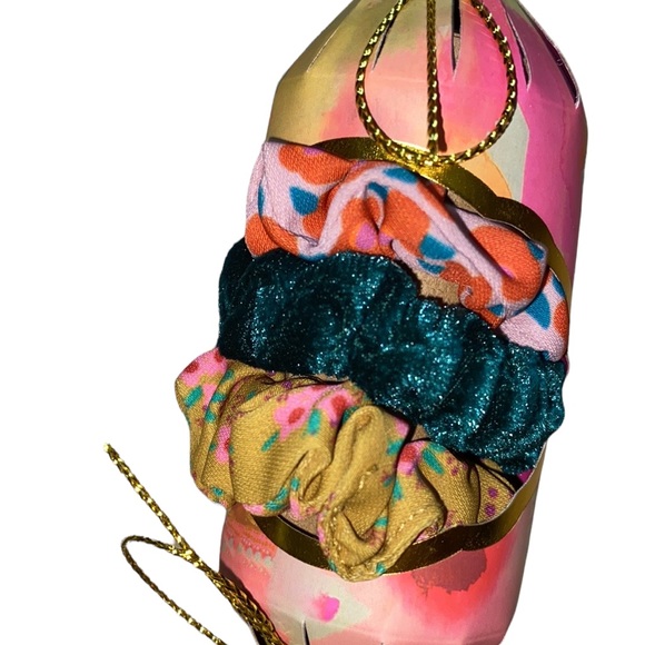 NEW scrunchie set/hair ties - Picture 4 of 5